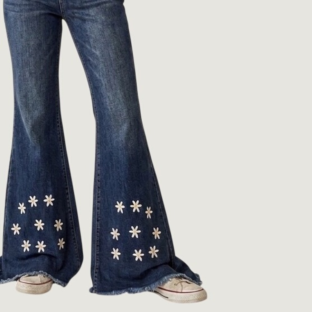 Forever 21 Premium High Rise Flare Jeans Daisy Embroidered Raw Hem Dark Wash 28